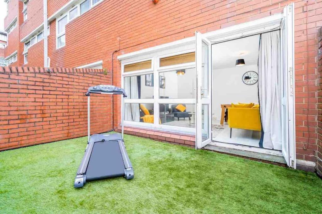 ✪Central✪6Bed✪ Parking✪Pool Table✪Private Patio ✪ バーミンガム エクステリア 写真
